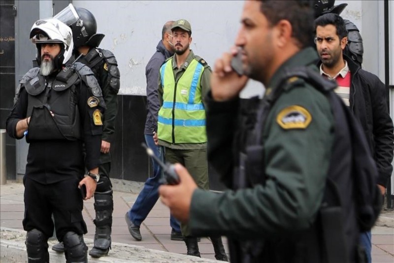 İranda 3 polis öldürülüb